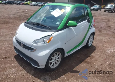 2014 Smart Fortwo Electric Drive Passion z USA, uszkodzony, nr VIN WMEEK9AA6EK783768